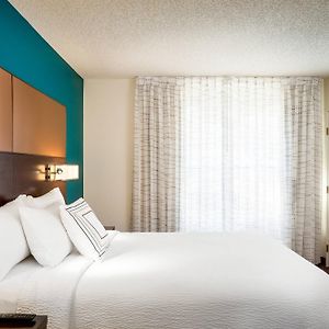 One-Bedroom Queen Suite